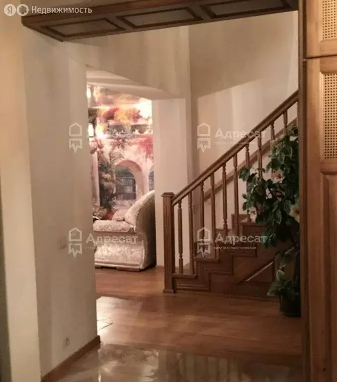 5-комнатная квартира: Волгоград, Ангарская улица, 71Б (150 м) - Фото 1