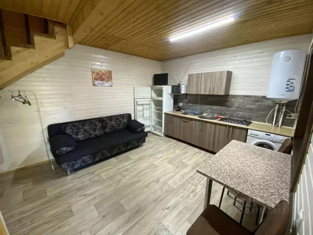 Дом в Краснодарский край, Геленджик Октябрьская ул., 7 (50 м) - Фото 1