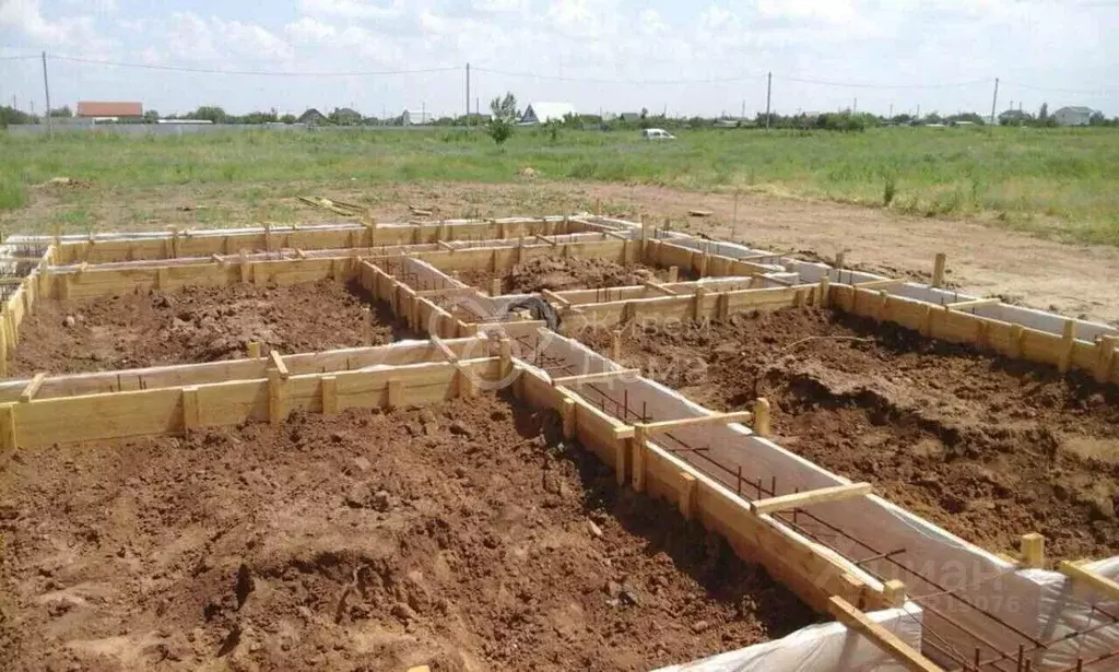 Участок в Волгоградская область, Средняя Ахтуба рп ул. Новиченко ... - Фото 1