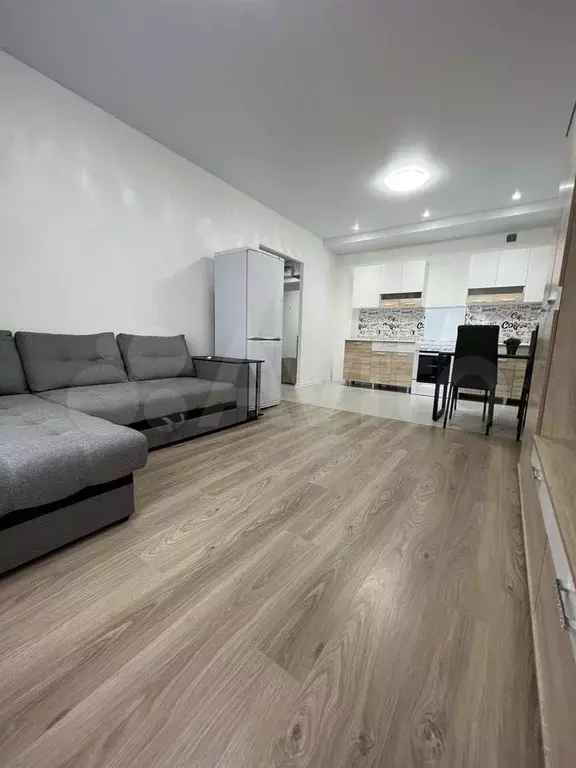 2-к. квартира, 60 м, 6/25 эт. - Фото 1