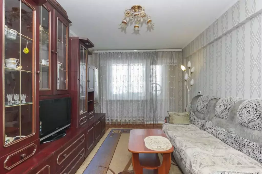 3-к кв. Омская область, Омск просп. Королева, 10Б (59.0 м) - Фото 0