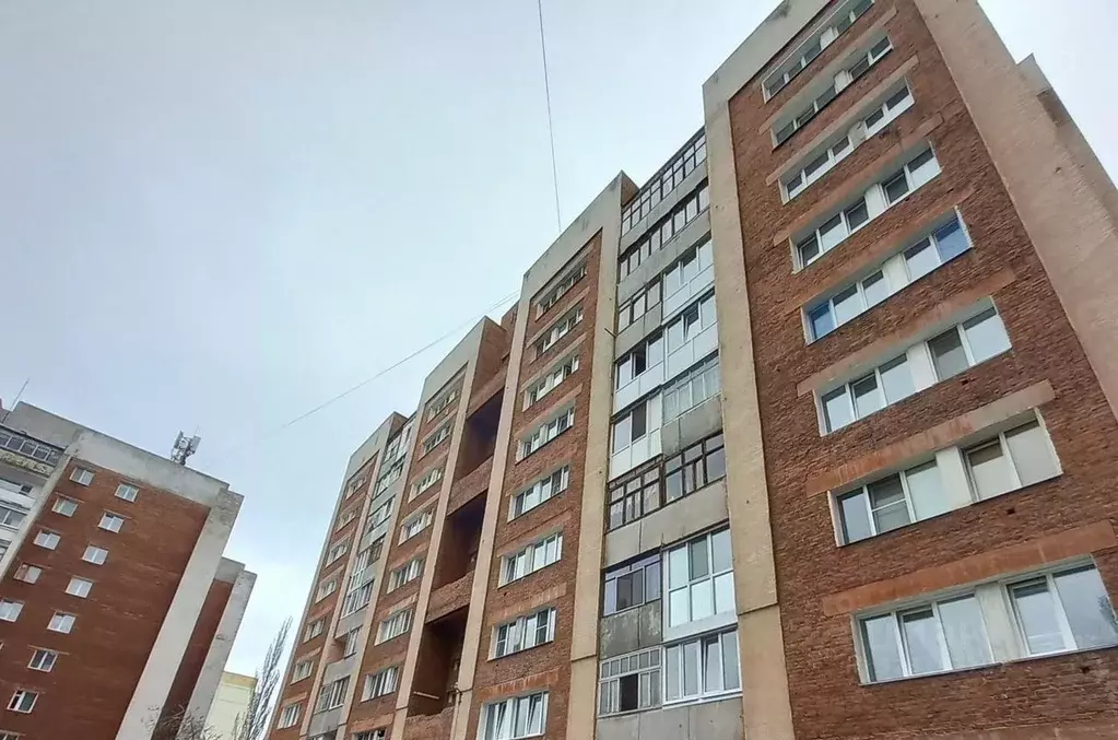 3-к кв. Омская область, Омск ул. Челюскинцев, 102К1 (64.0 м) - Фото 1