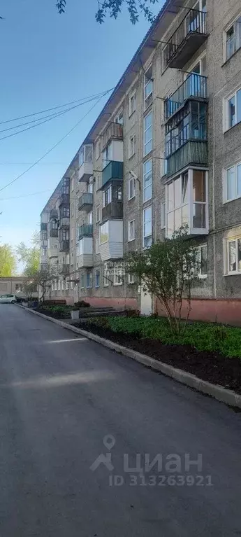 2-к кв. Омская область, Омск Краснознаменная ул., 2Г (45.0 м) - Фото 0