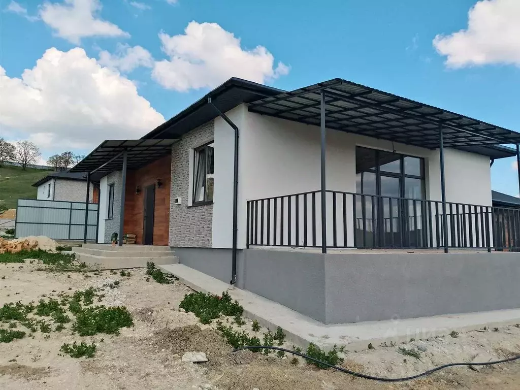 Дом в Крым, Симферопольский район, Перовское с/пос, с. Молочное ул. ... - Фото 2