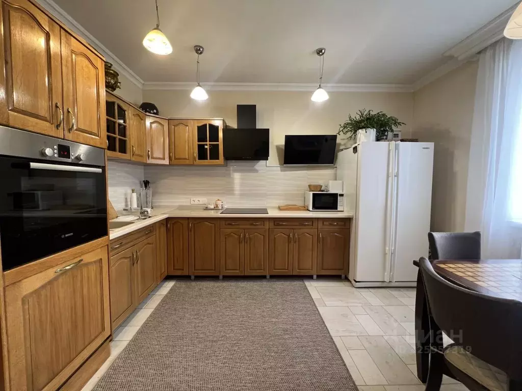 Дом в Белгородская область, Белгород Тихая ул. (276 м) - Фото 1