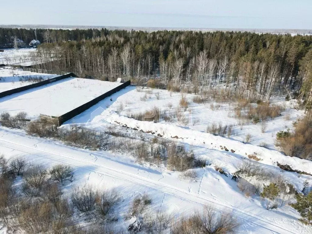 Участок в Тюменская область, Тюменский район, д. Зубарева Центральная ... - Фото 0