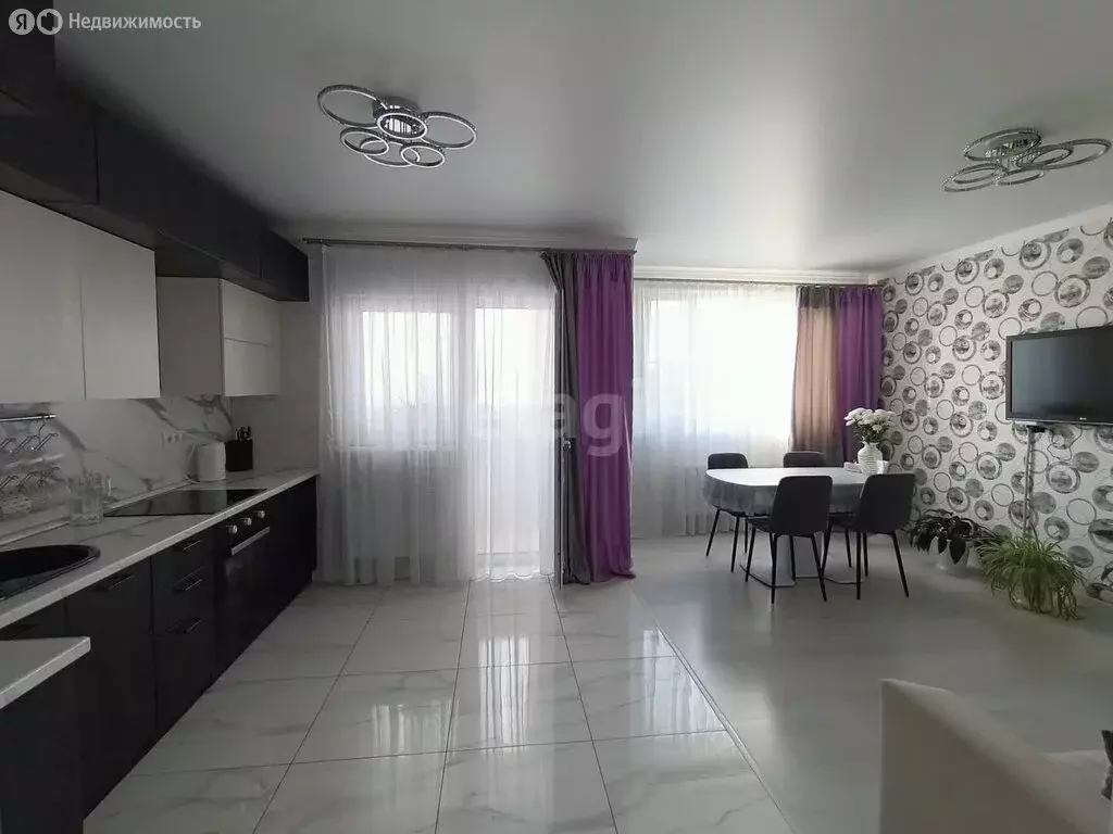 3-комнатная квартира: Ставрополь, улица Чапаева, 4/1Б (75 м) - Фото 1