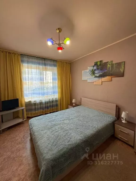 2-к кв. Пермский край, Чайковский Сосновая ул., 15 (55.0 м) - Фото 0