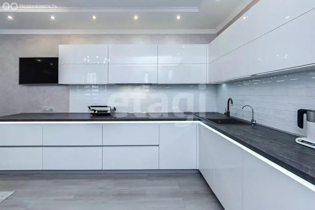 3-комнатная квартира: Тюмень, Суходольская улица, 12 (94.6 м) - Фото 1