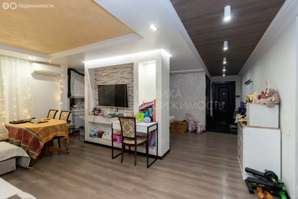 4-комнатная квартира: Тюмень, улица Самарцева, 30 (130 м) - Фото 1