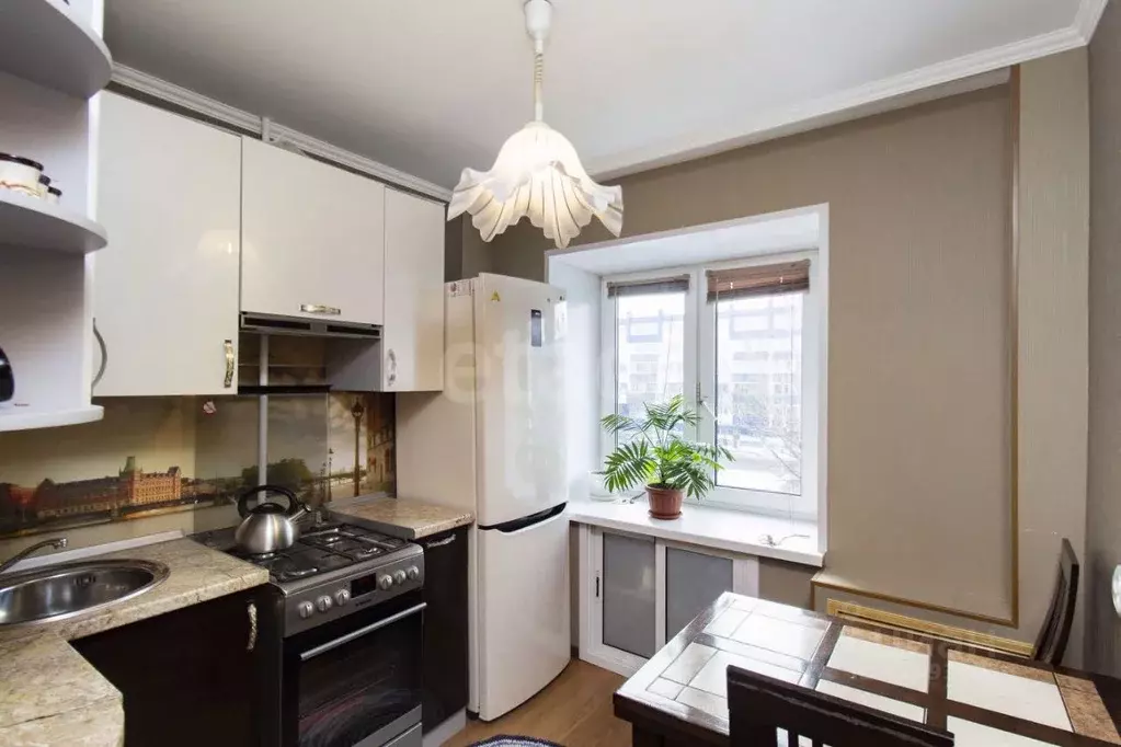 1-к кв. Тюменская область, Тюмень ул. 50 лет Октября, 39 (30.6 м) - Фото 1