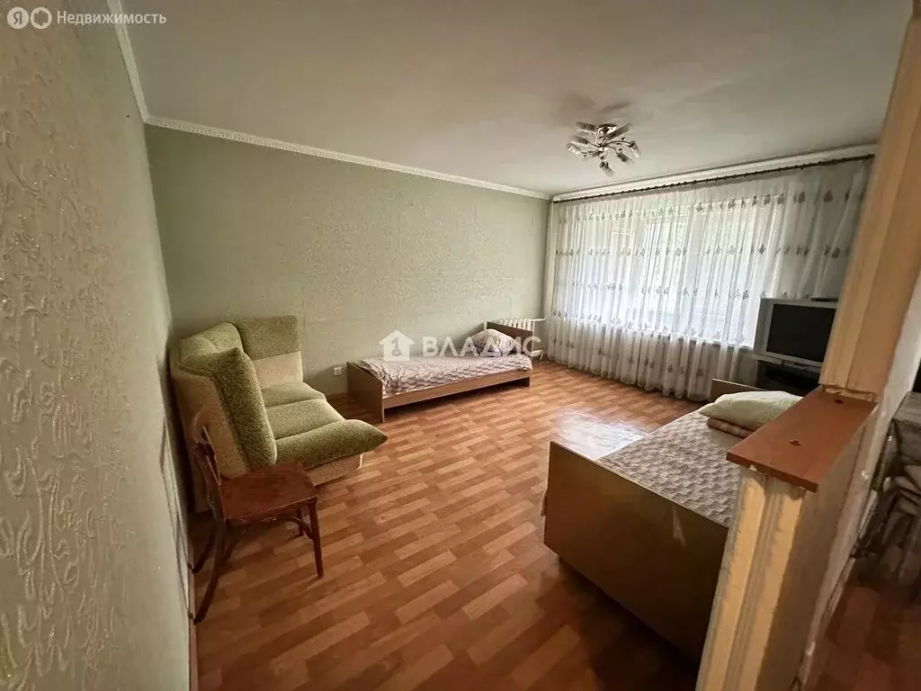 3-комнатная квартира: Нижнекамск, улица Бызова, 13 (59 м) - Фото 2