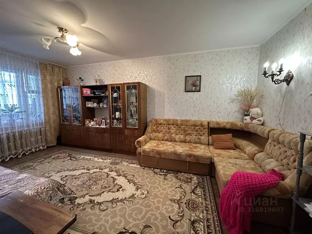 1-к кв. Псковская область, Псков Рижский просп., 73 (33.0 м) - Фото 1