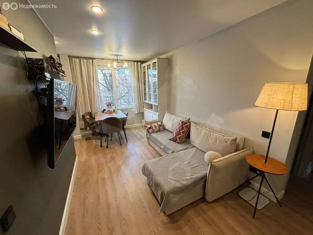 3-комнатная квартира: Москва, улица Генерала Тюленева, 35 (59.3 м) - Фото 0