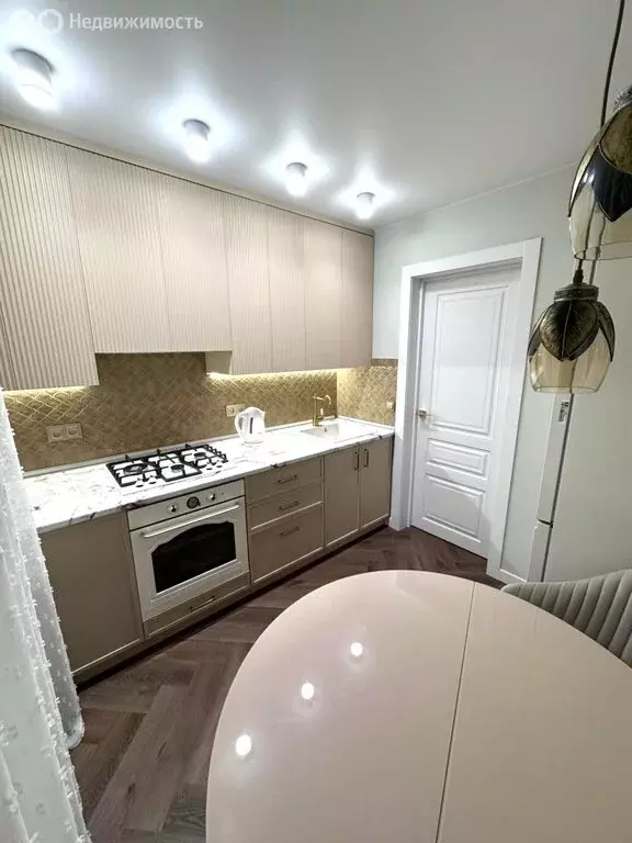 2-комнатная квартира: Энгельс, площадь Свободы, 22 (51.1 м) - Фото 2