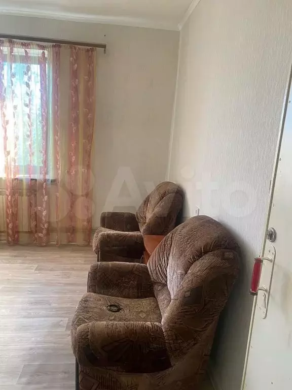 Комната 21 м в 3-к., 4/4 эт. - Фото 1