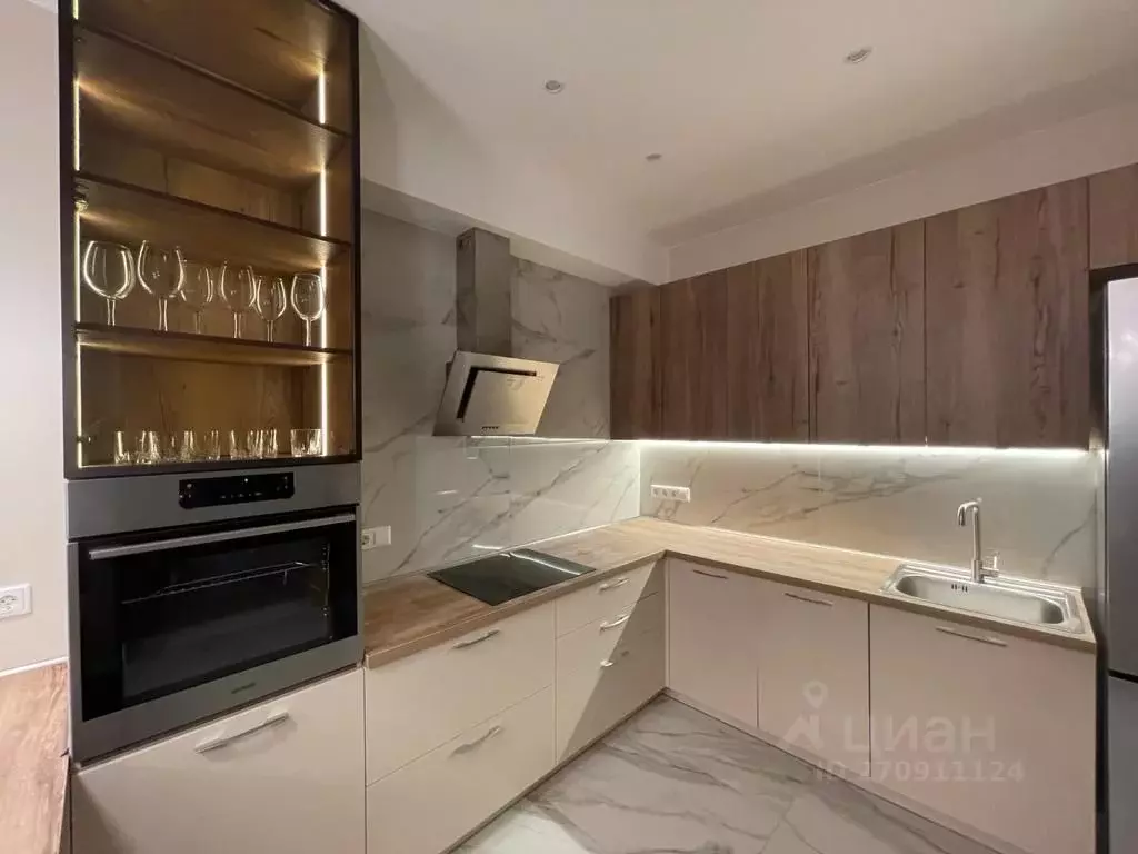 2-к кв. Свердловская область, Екатеринбург ул. Татищева, 18 (65.0 м) - Фото 1