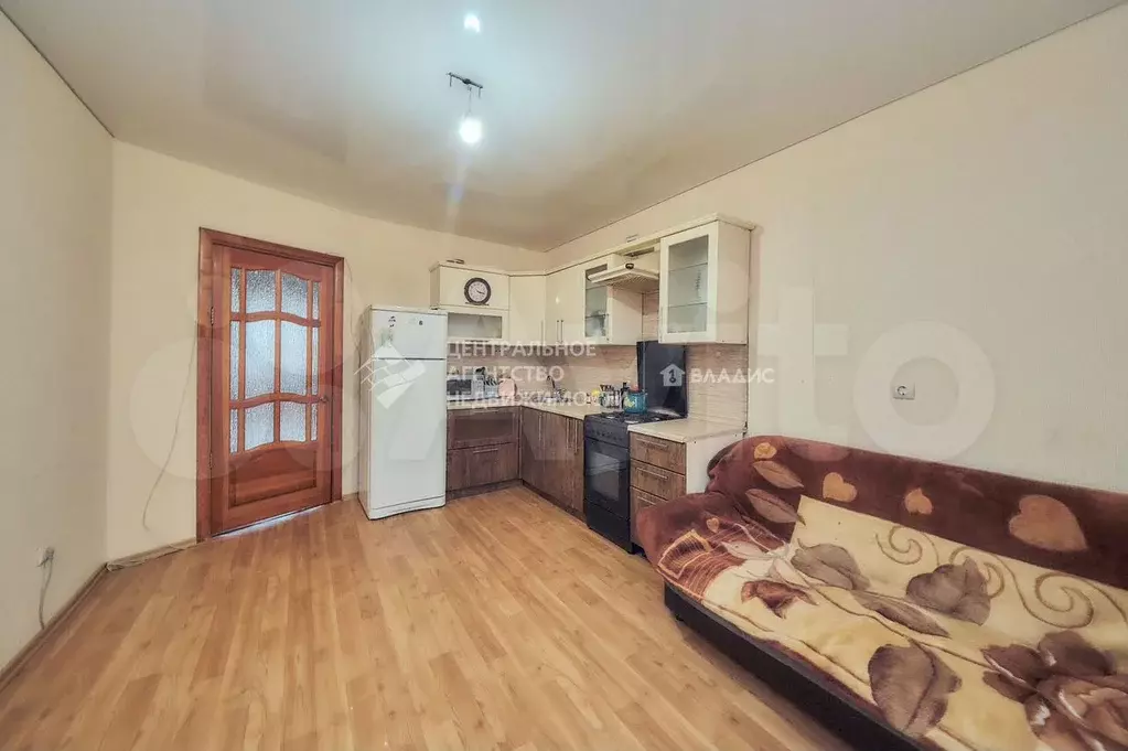 1-к. квартира, 46 м, 8/10 эт. - Фото 0