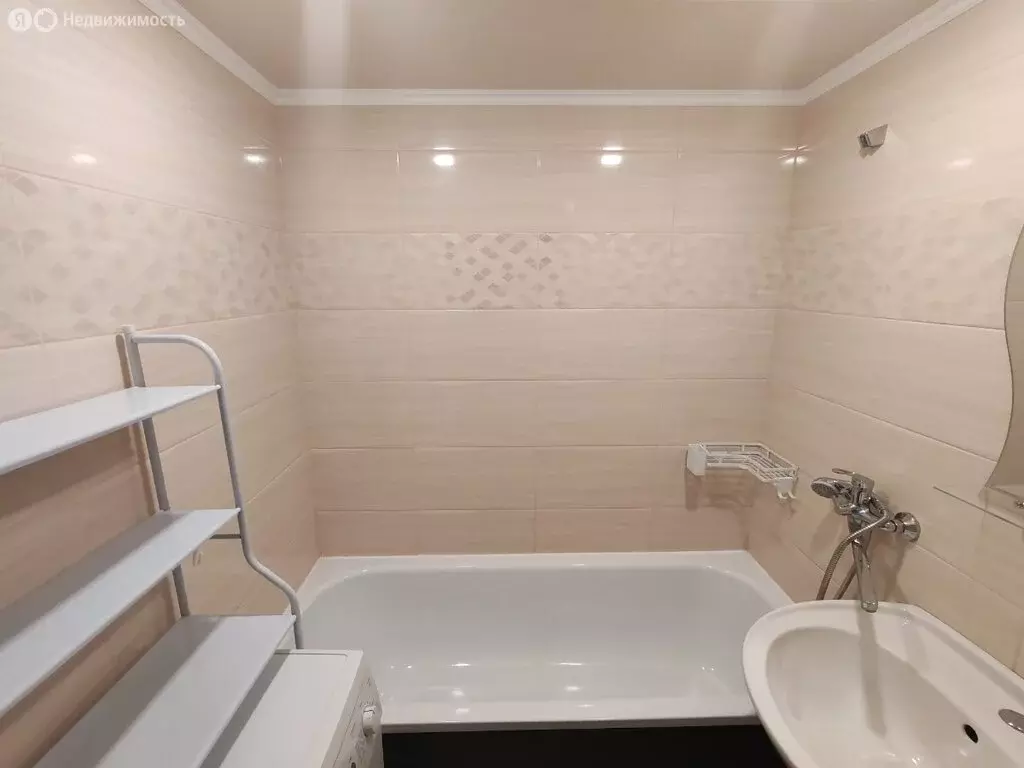 2-комнатная квартира: Курск, Республиканская улица, 52В (46.2 м) - Фото 1