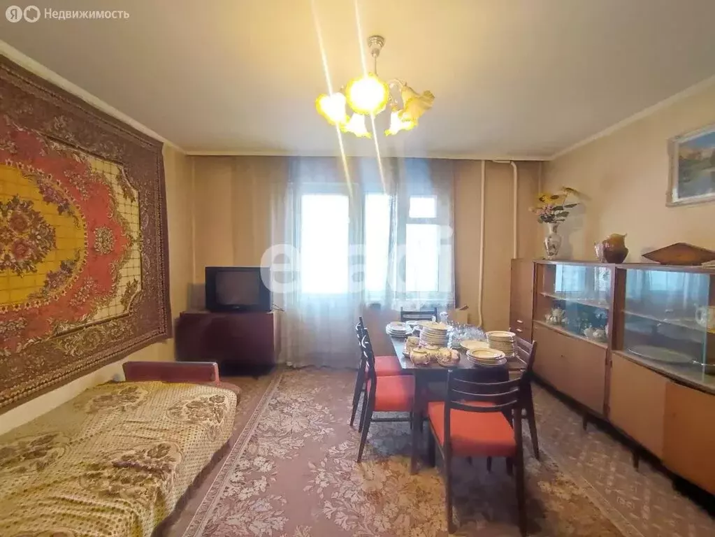 4-комнатная квартира: Красноярск, улица Республики, 42 (46.5 м) - Фото 1