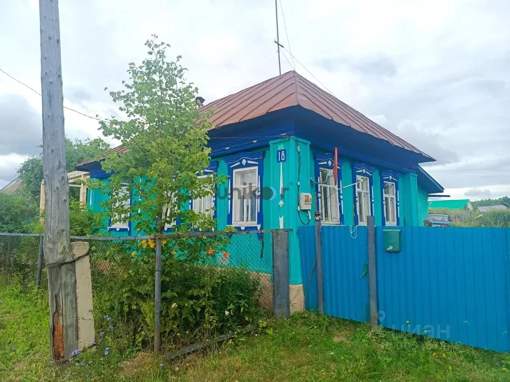 Дом в Башкортостан, Нуримановский район, Красногорский сельсовет, с. ... - Фото 0