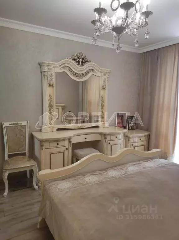 3-к кв. Тюменская область, Тюмень ул. Николая Никитина, 4к1 (92.3 м) - Фото 0