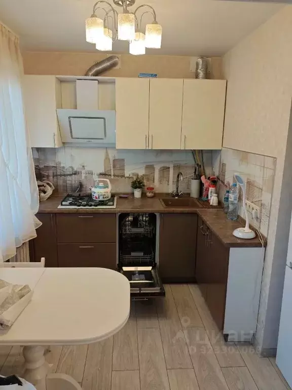 2-к кв. Калужская область, Калуга ул. Марата, 1 (53.0 м) - Фото 2