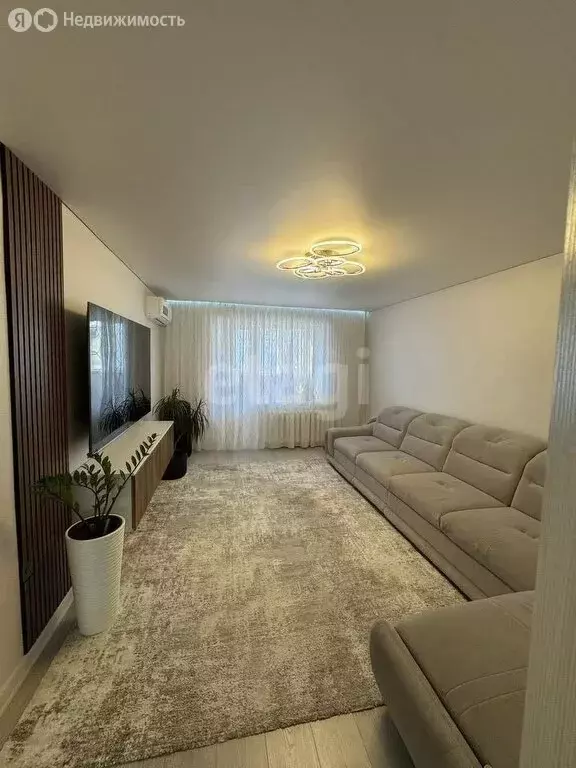 3-комнатная квартира: Нефтекамск, улица Ленина, 84 (85 м) - Фото 1