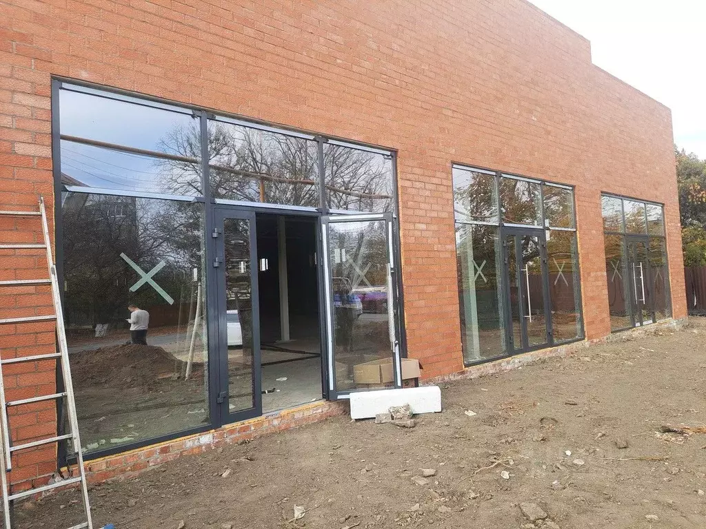 Торговая площадь в Краснодарский край, Ленинградская ст-ца ул. Жлобы, ... - Фото 1