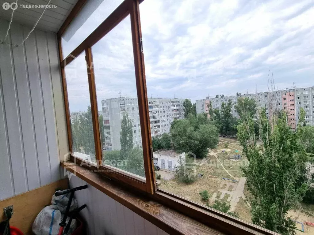 3-комнатная квартира: Волгоград, улица Менжинского, 27 (64.9 м) - Фото 0