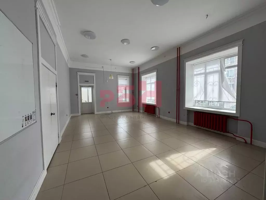 Помещение свободного назначения в Тюменская область, Тюмень 6-й мкр, ... - Фото 0