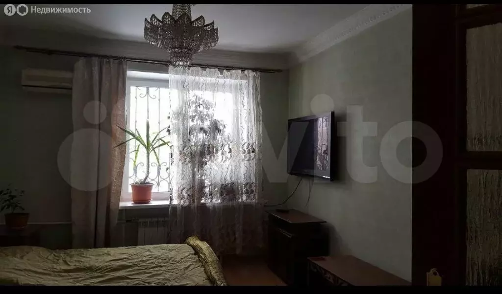 3-комнатная квартира: Астрахань, улица Свердлова (110 м) - Фото 1
