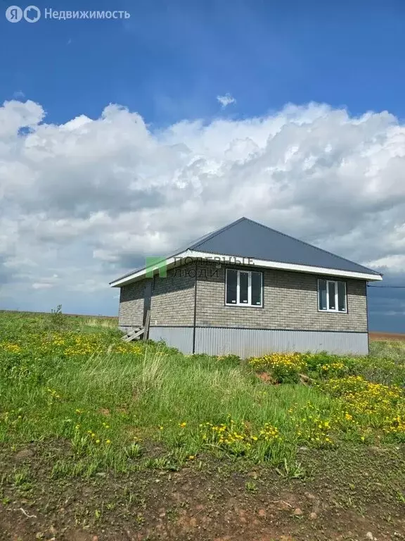 Дом в Завьяловский район, деревня Красный Кустарь (115 м) - Фото 1