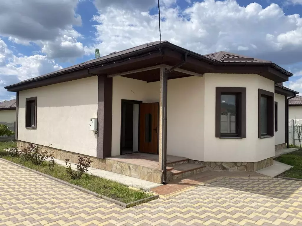 Дом в Крым, Симферопольский район, Добровское с/пос, с. Заречное ул. ... - Фото 2