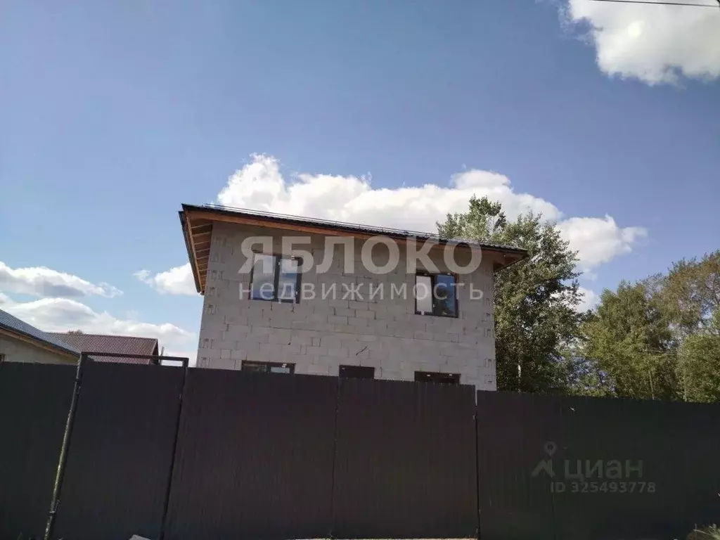 Дом в Пермский край, Усолье Усольский район, ул. Солеваров, 155 (135 ... - Фото 1