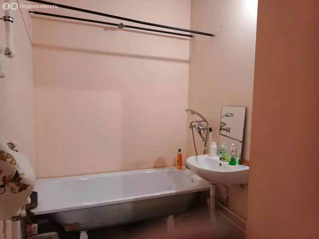 Квартира-студия: Каменск-Уральский, улица Суворова, 20 (24.2 м) - Фото 0