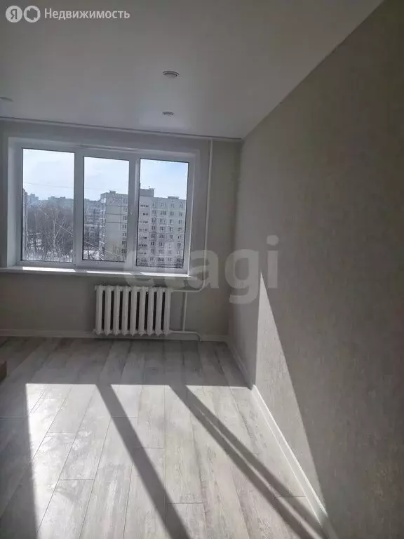 3-комнатная квартира: Чебоксары, улица Кадыкова, 21 (66.2 м) - Фото 1