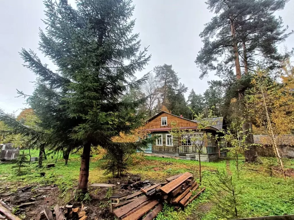 Дом в Ленинградская область, Гатчинский район, Вырица городской ... - Фото 0