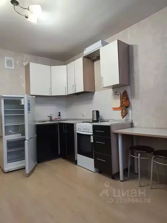 Студия Свердловская область, Екатеринбург ул. Рощинская, 21к1 (27.0 м) - Фото 1