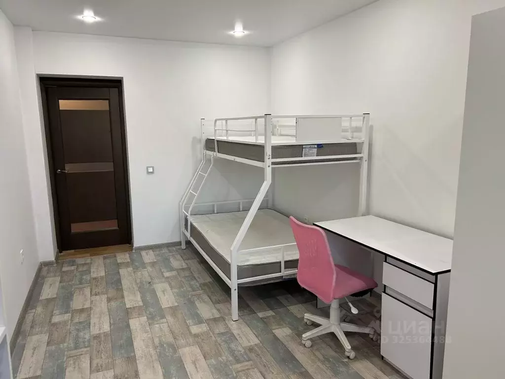 3-к кв. Свердловская область, Екатеринбург ул. Краснолесья, 24 (76.0 ... - Фото 2