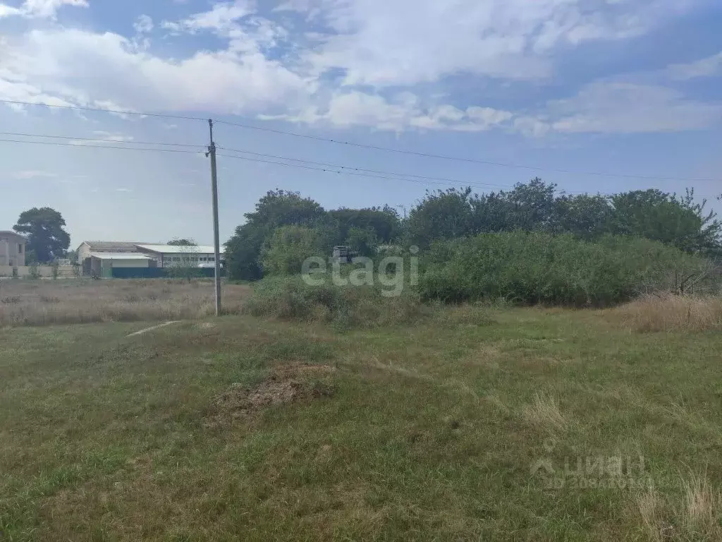 Участок в Крым, Советский район, с. Урожайное ул. Школьная, 8 (4.0 ... - Фото 0