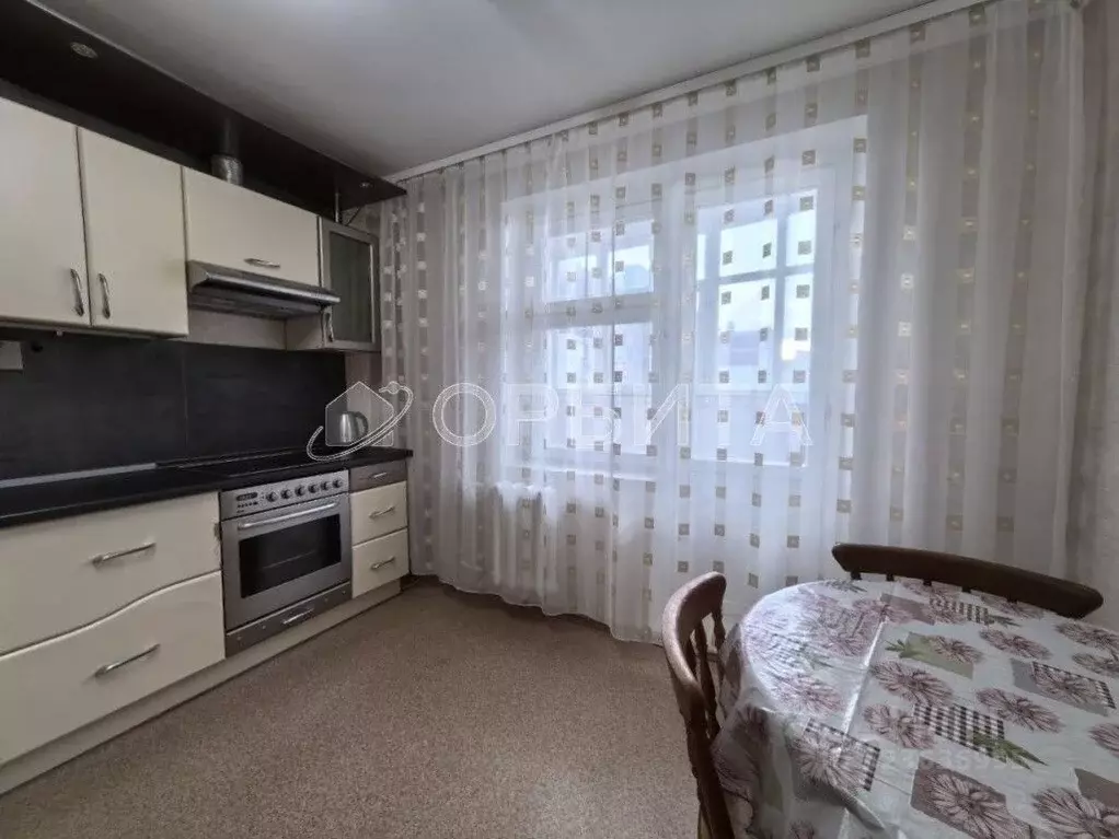 2-к кв. Тюменская область, Тюмень ул. Николая Семенова, 27к3 (62.4 м) - Фото 1