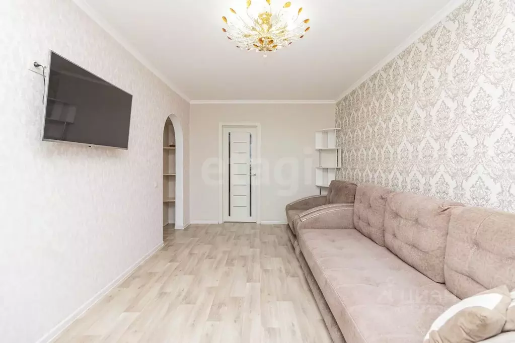 3-к кв. Тюменская область, Тюмень ул. Самарцева, 34 (61.4 м) - Фото 1