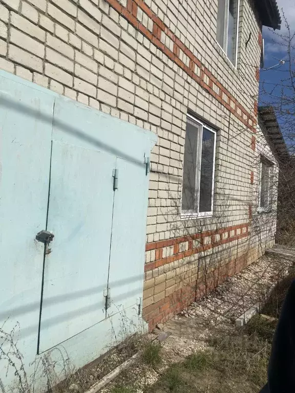 Дом в Саратовская область, Энгельсский район, Красноярское ... - Фото 1