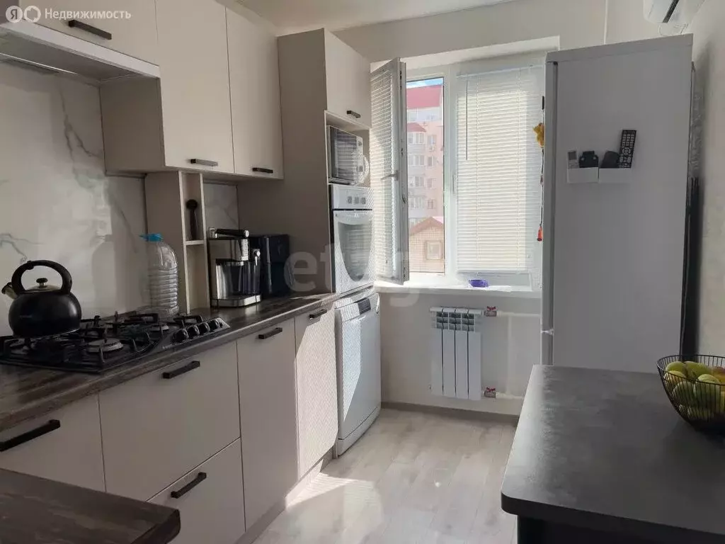 3-комнатная квартира: Саратов, улица имени И.С. Кутякова, 65 (54.6 м) - Фото 2