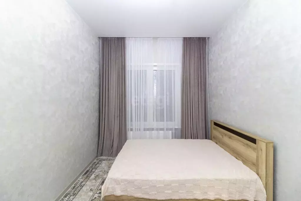 2-к кв. Тюменская область, Тюмень ул. Фармана Салманова, 16 (84.4 м) - Фото 1