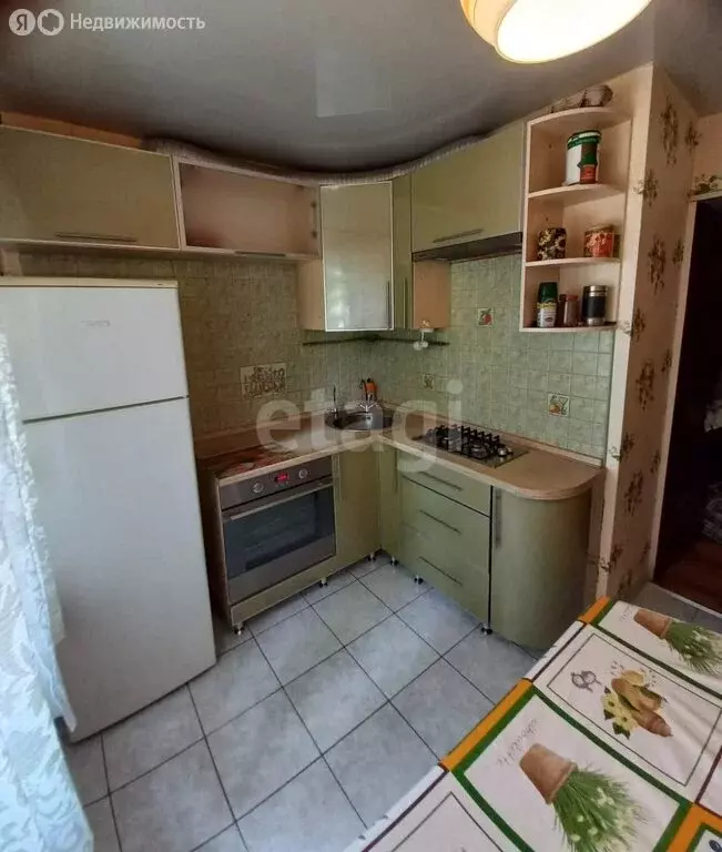 3-комнатная квартира: Волгоград, улица Автомобилистов, 8 (48.6 м) - Фото 1