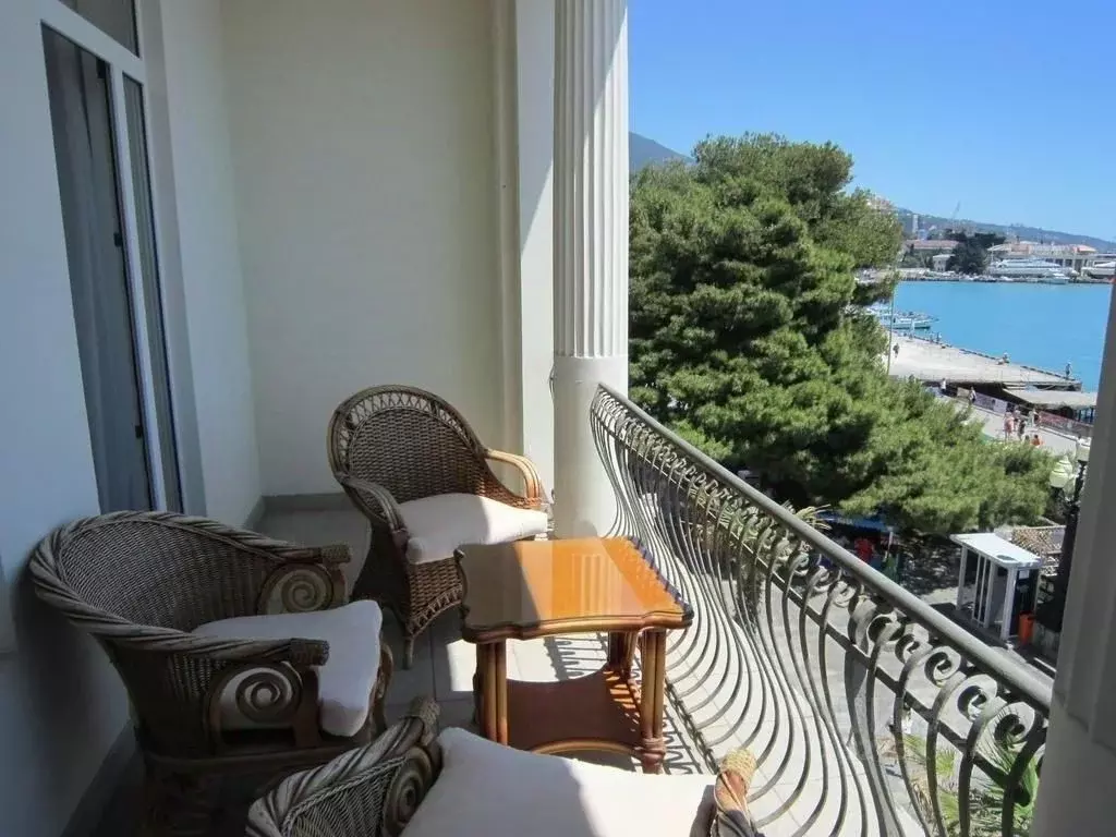 1-к кв. Крым, Ялта наб. Имени В.И. Ленина, 21 (46.0 м) - Фото 0