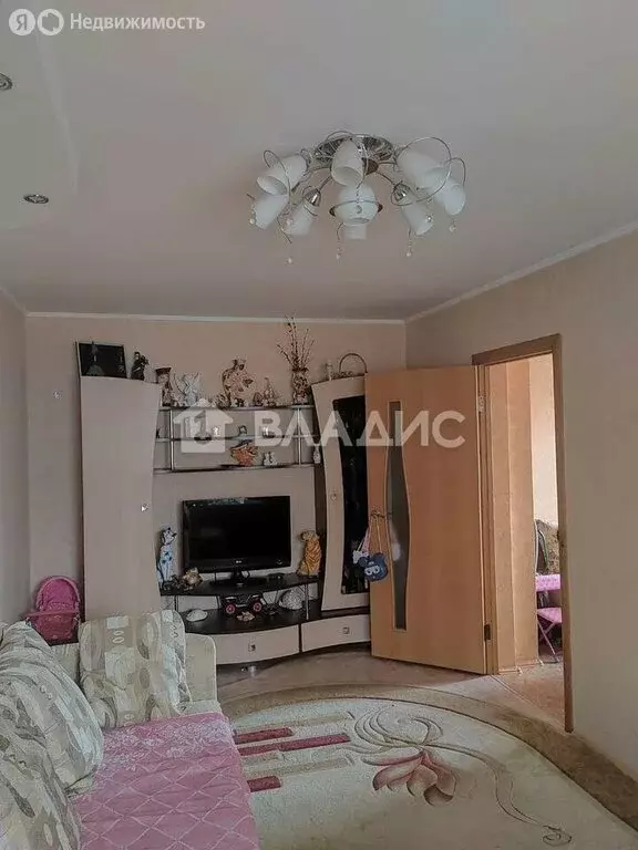 3-комнатная квартира: Бийск, улица Виктора Петрова, 2 (58.7 м) - Фото 1