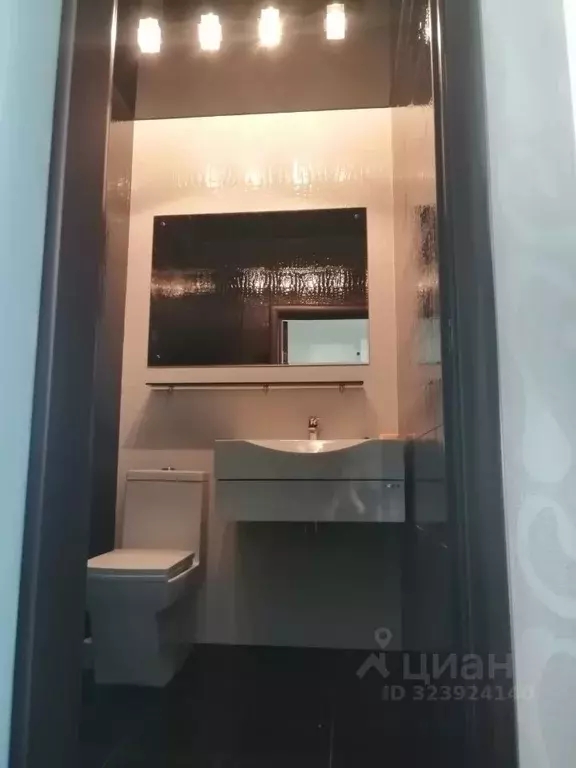 2-к кв. Омская область, Омск просп. Комарова, 15к1 (69.5 м) - Фото 2